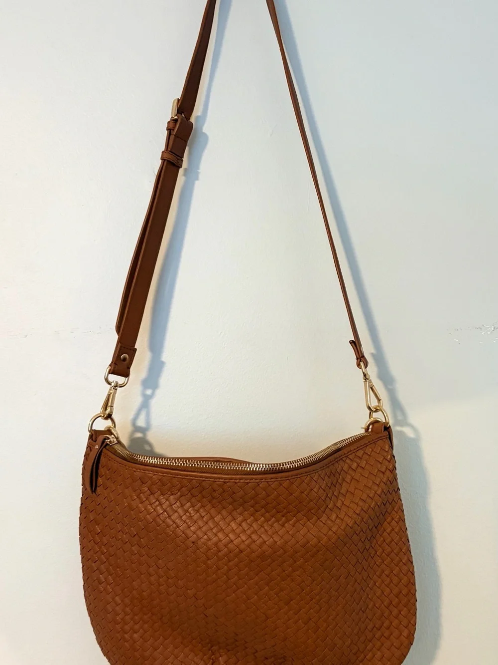 Sloane Handwoven Crescent Shoulder Bag in Cognac Quince